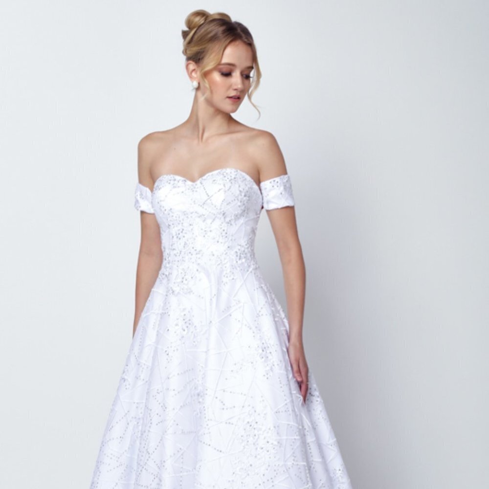 NEW LONG OFF THE SHOULDER STRAPLESS A-LINE DRESS EMBROIDERED WITH LACE JT 692W